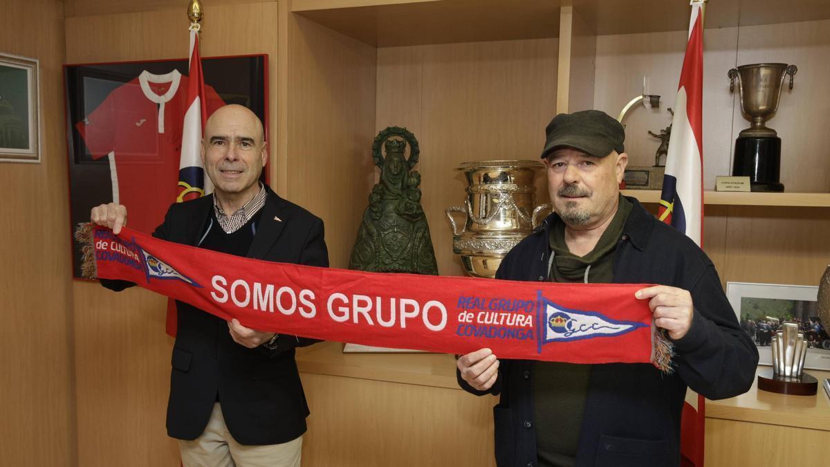 Vídeo: Homenaje por el último día de trabajo de Javier Chauseiro en el Grupo Covadonga de Gijón