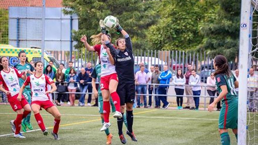 El Santa Teresa empuja al campeón a trabajar a fondo