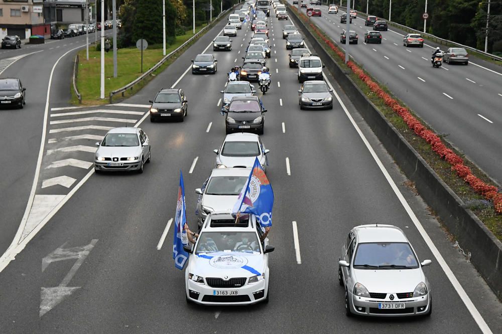 La caravana en defensa del Deportivo colapsó el tráfico en varios puntos de A Coruña.