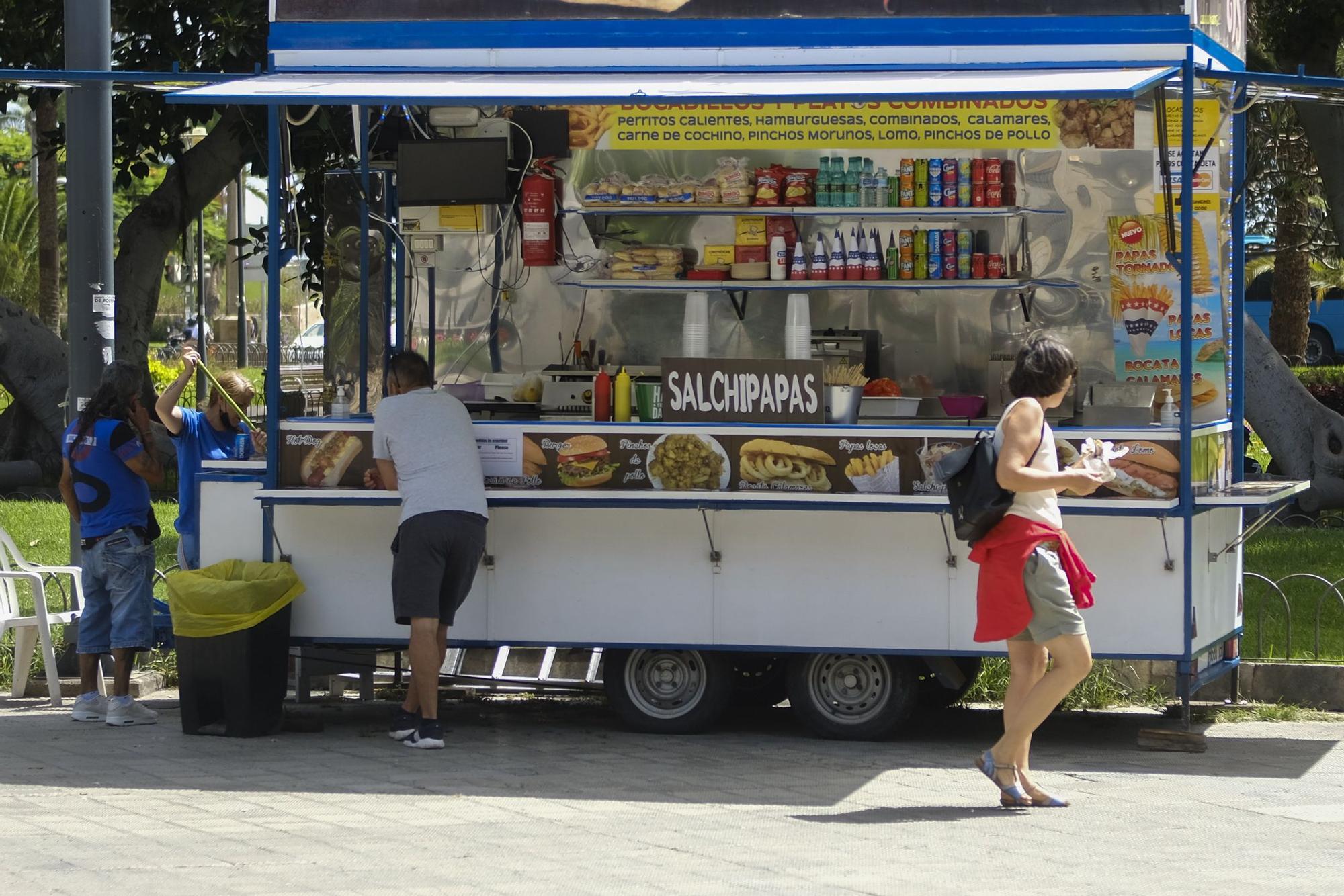 Feriantes en el parque de San Telmo (18/07/2021)