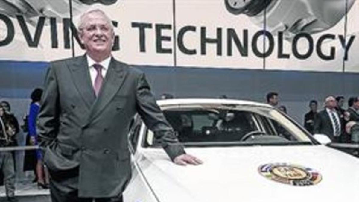 Ganador 8 Martin Winterkorn, con el nuevo modelo Passat.