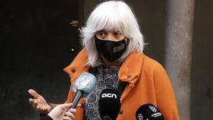 L exalcadessa de Badalona Dolors Sabater aten els mitjans de comunicacio  el 15 de desembre de 2020 (horitzontal) Jordi Pujolar ACN