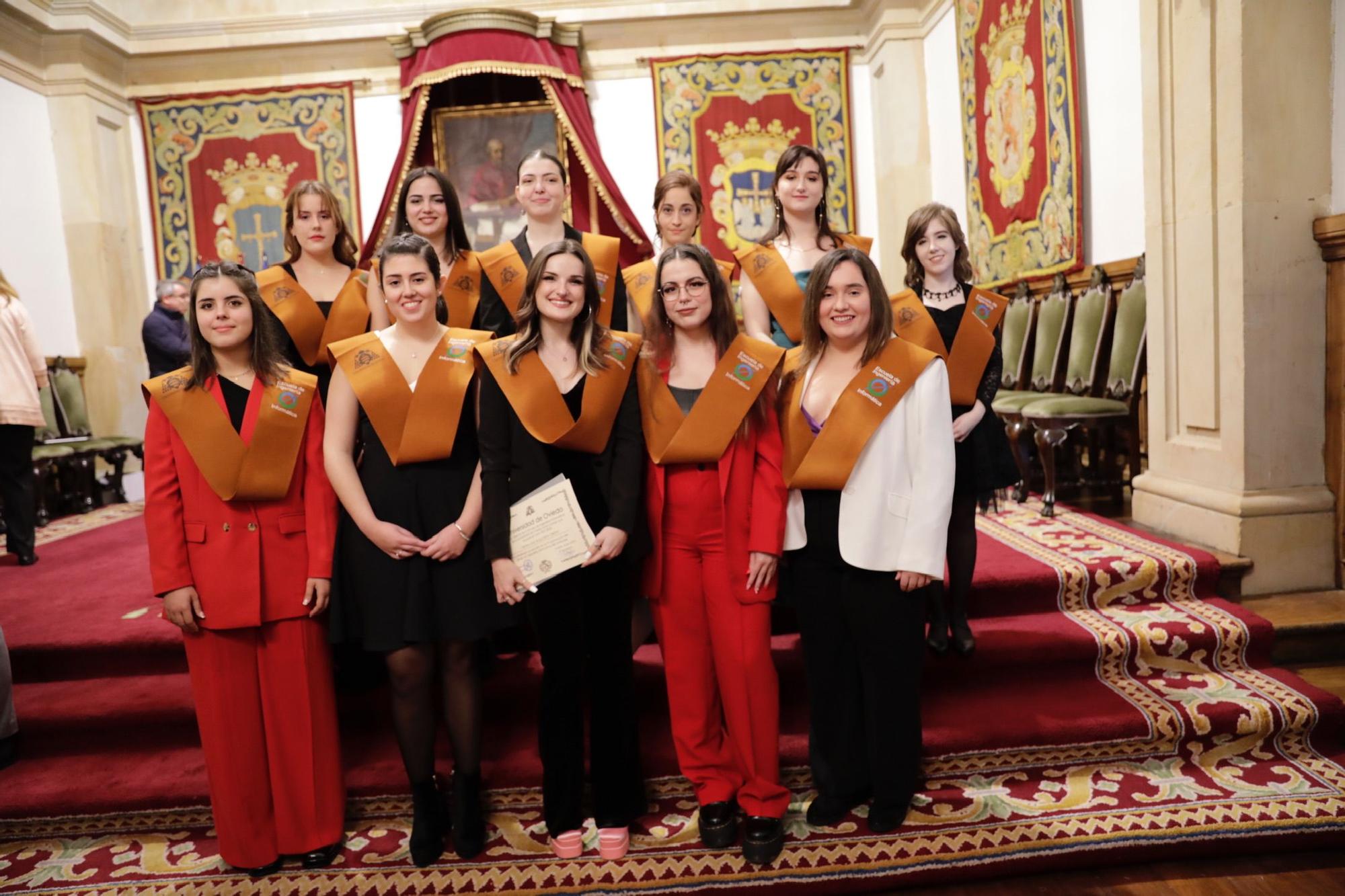 EN IMÁGENES:  Así fue la ceremonia de graduación de la Escuela de Ingeniería Informática de Oviedo