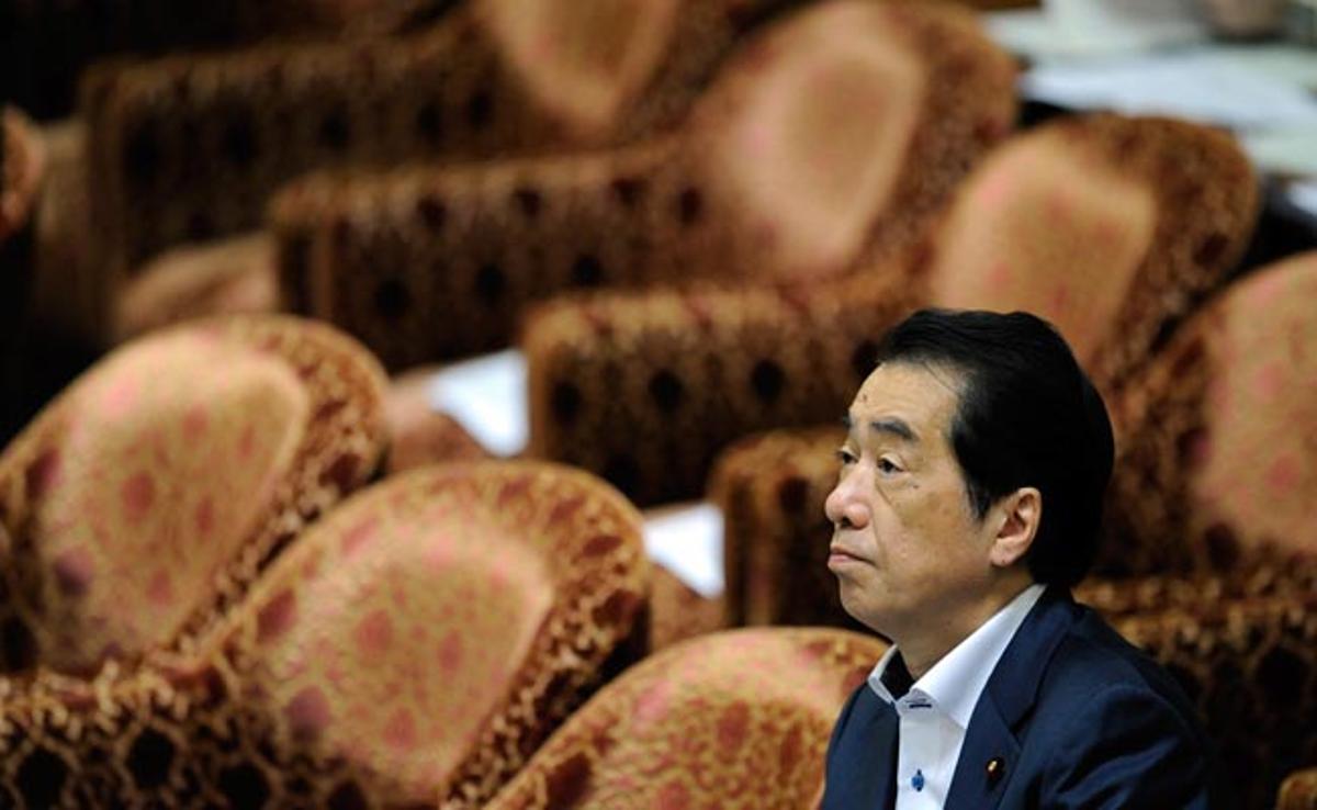 El primer ministre japonès, Naoto Kan, assisteix a una reunió de la Cambra baixa sobre la reconstrucció de la costa nord-est del Japó a Tòquio.