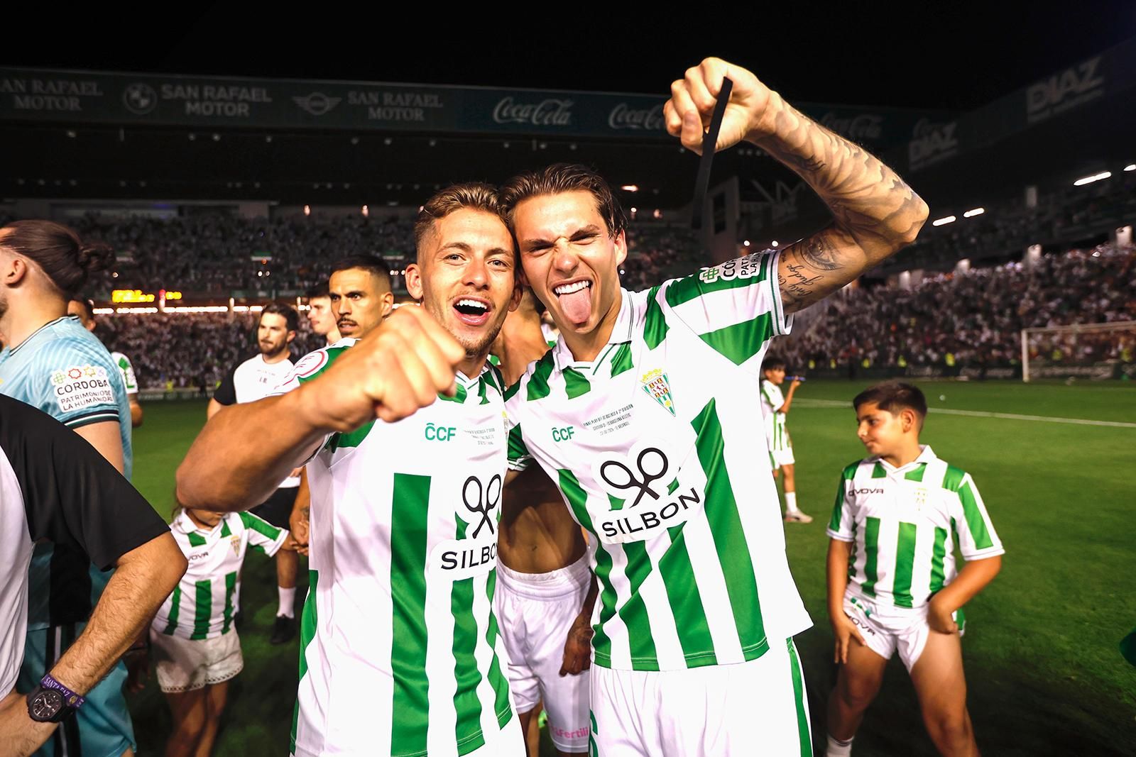 El Córdoba CF vuelve a Segunda / Las mejores imágenes de una noche para la historia