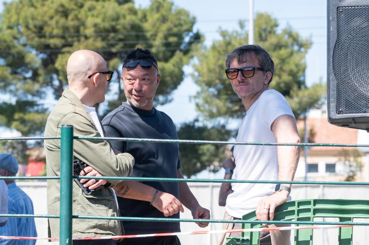 El director deportivo, a la derecha, en la grada del Torneo Cesaraugusta.