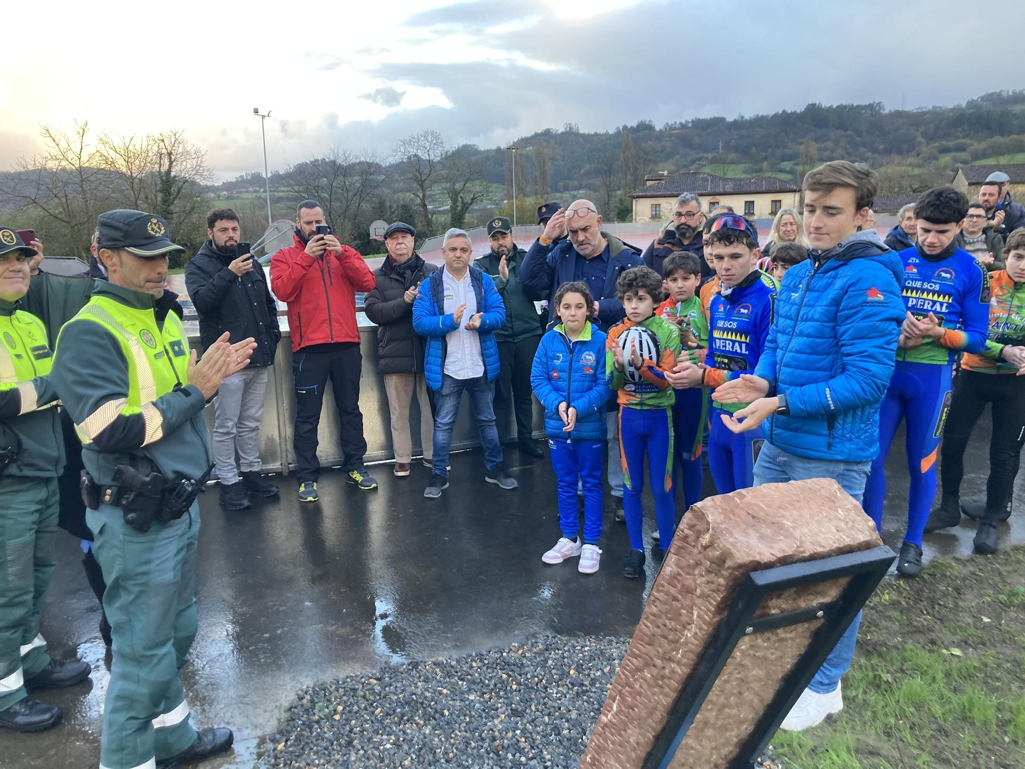 Sentido y unánime homenaje en Grado al Guardia Civil fallecido Dámaso Alonso