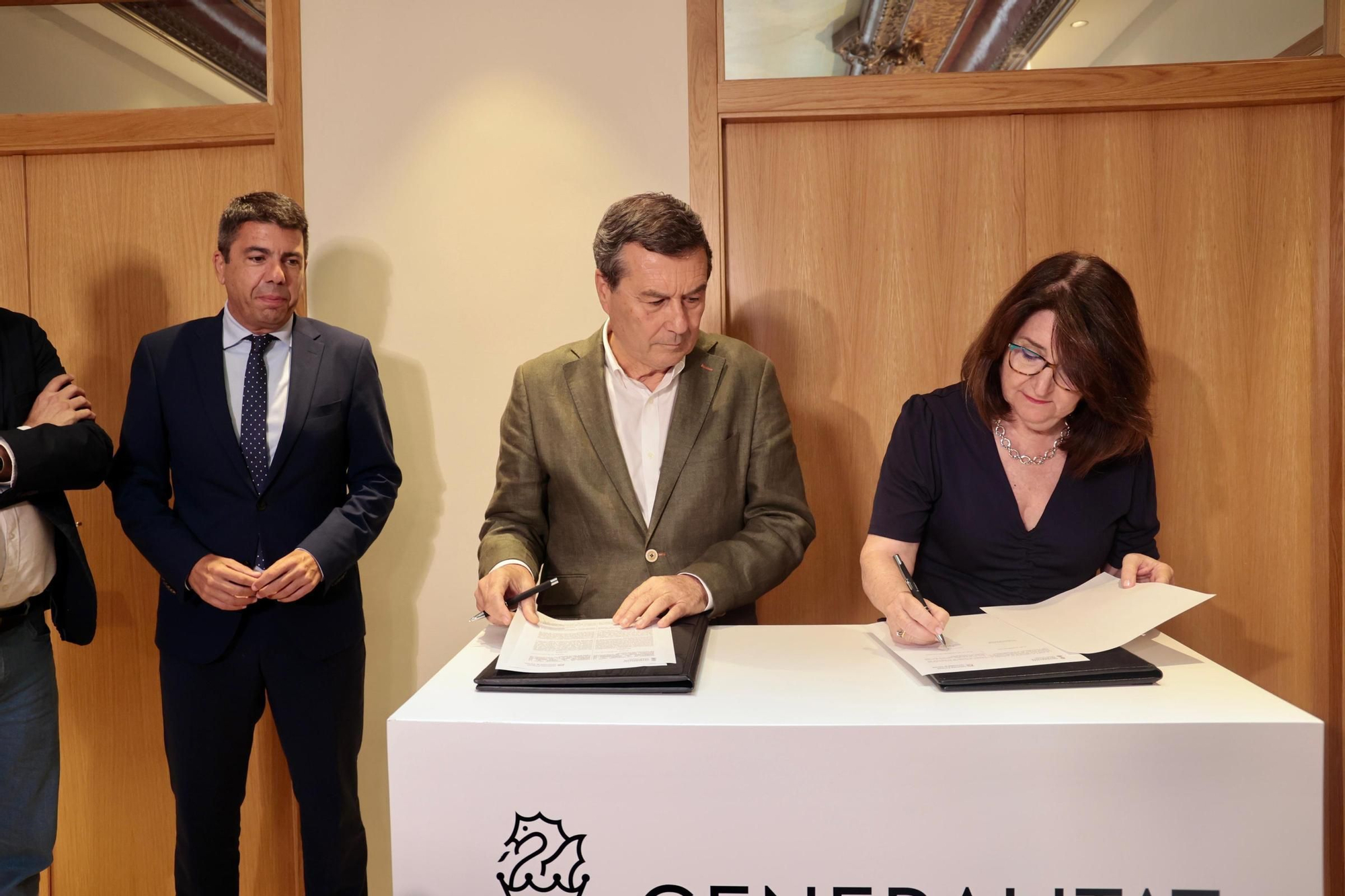 Firma del pacto sanitario para las prácticas de alumnos de Medicina de la UA y la UMH en hospitales