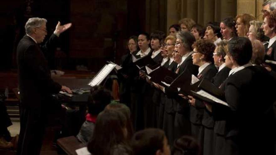 La Coral Benaventana protagonizó anoche el Preámbulo Musical en Santa María del Azogue.