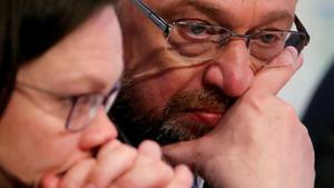 El líder del SPD, Martin Schulz, con la líder parlamentaria del partido, Andrea Nahles.