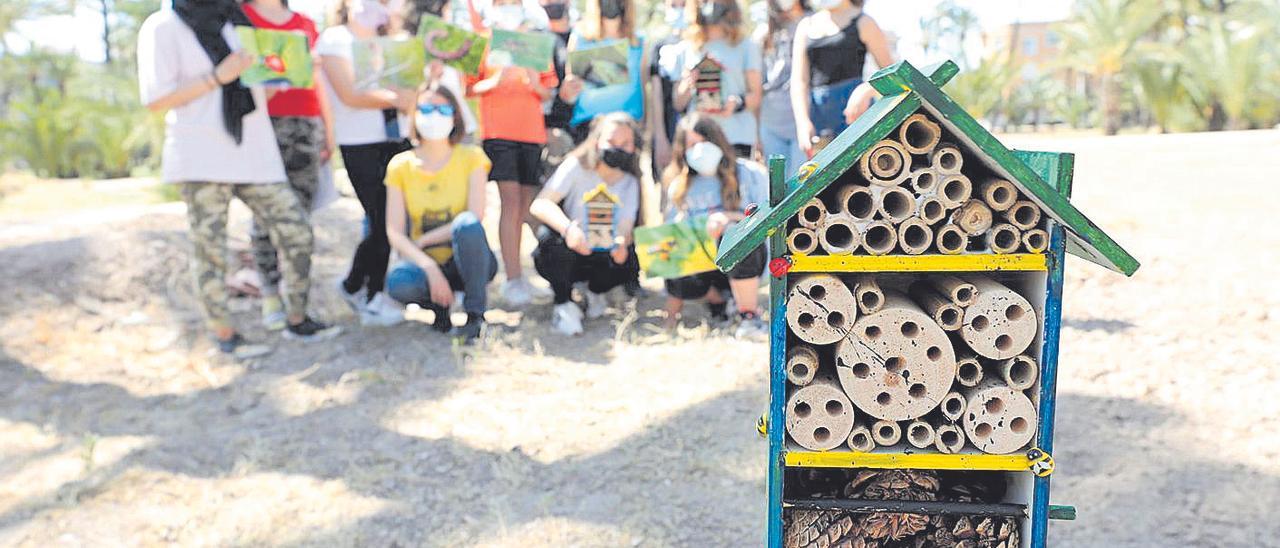 Uno de los hoteles de insectos que han donado al Hort de Felip.