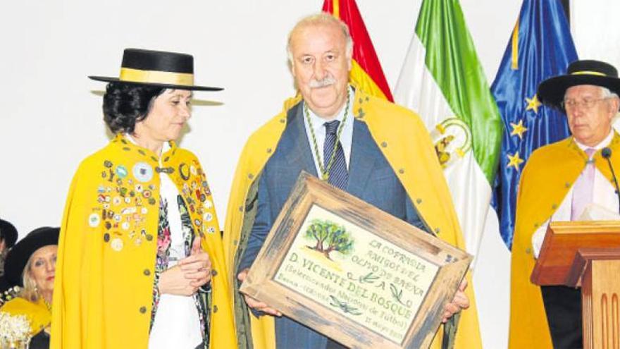 Vicente del Bosque promete difundir las bondades del aceite de oliva virgen