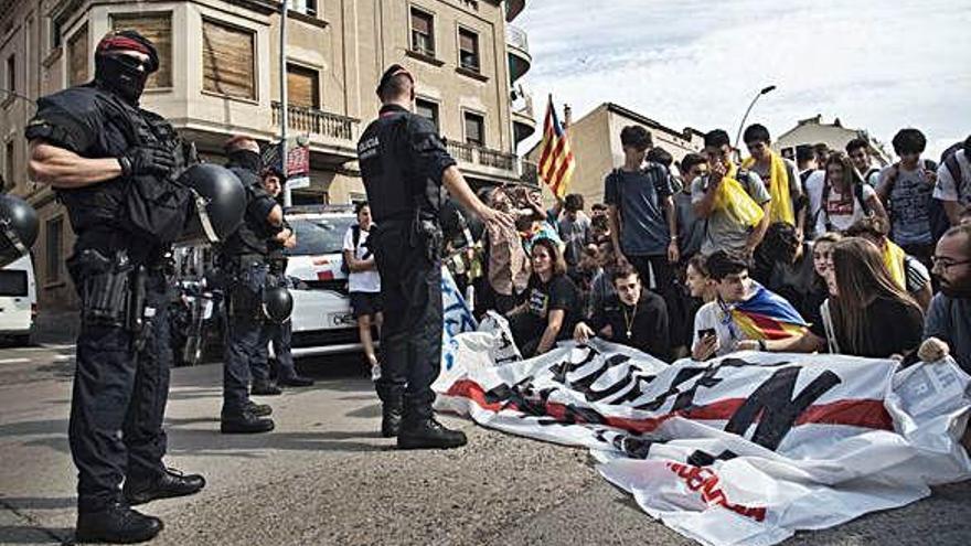 Efectius dels Mossos d&#039;Esquadra van impedir que els manifestants s&#039;acostessin a la caserna de Manresa