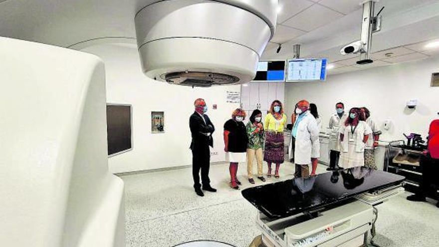 Darias anuncia una inversión de 38,5 millones para los hospitales canarios