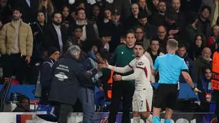 Una estrella del Chelsea, señalada: sanción, multa de 80.000 euros y polémica por su empujón a un recogepelotas del PSG