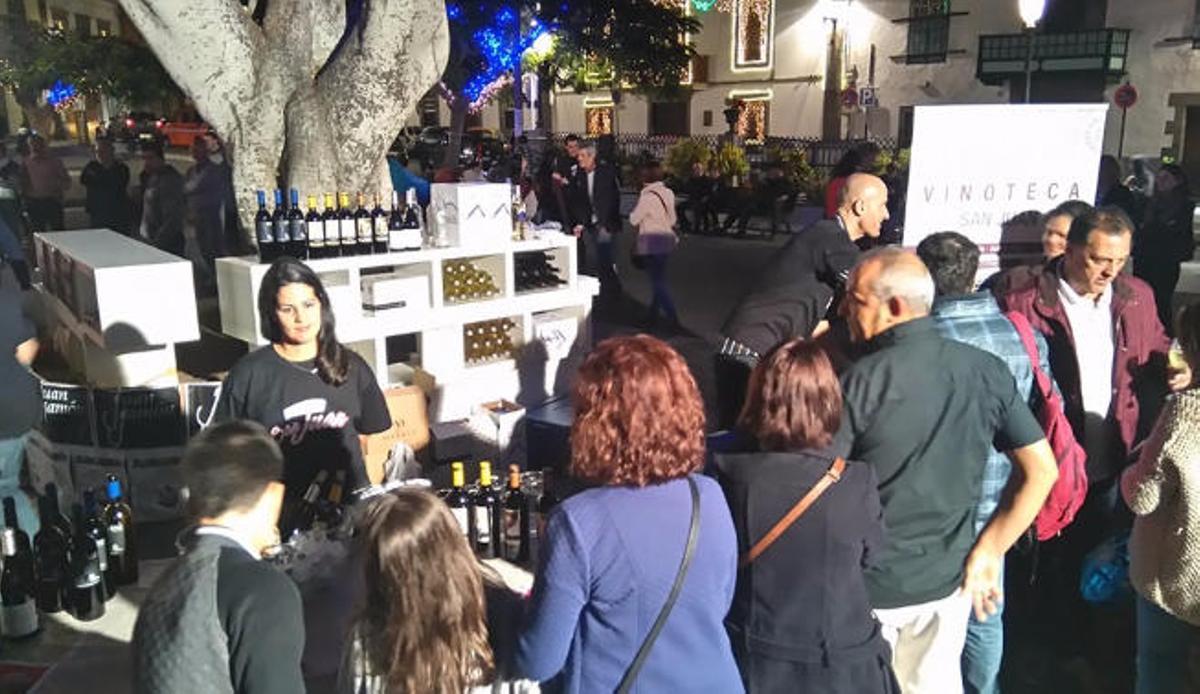 Copas de tinto solidario