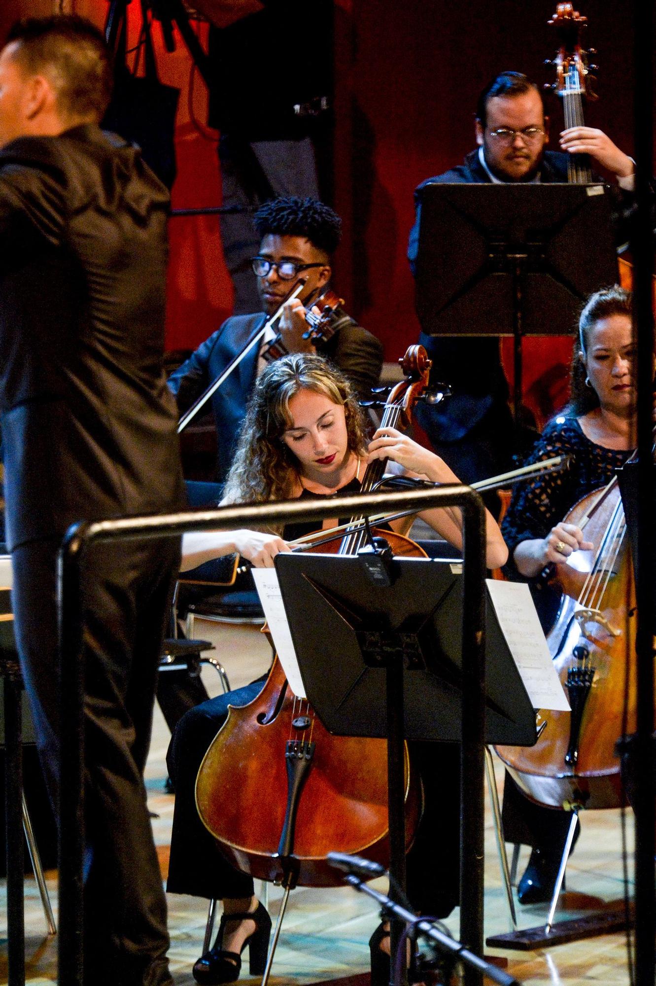 Espectáculo 'Cantos isleños' por el 25º aniversario del Auditorio Alfredo Kraus