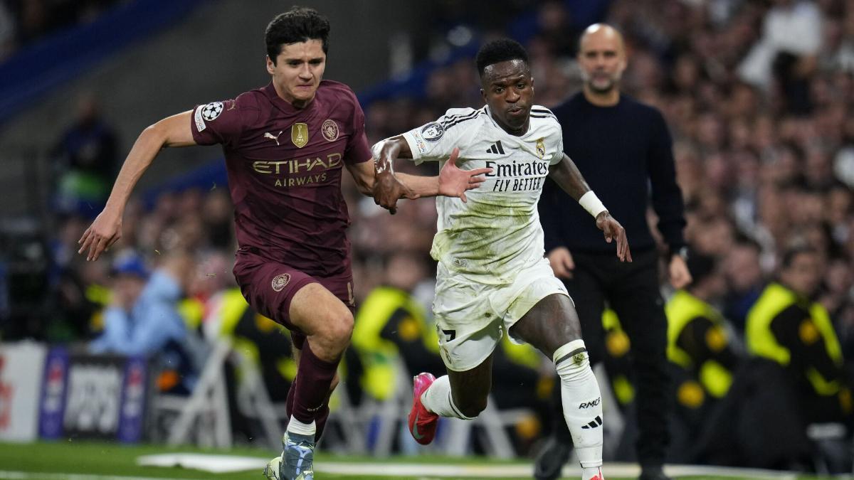 Buen marcaje - como lateral diestro - de Khusanov a Vinicius en el Bernabéu