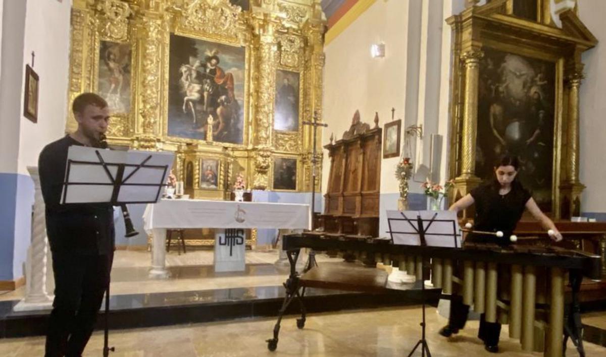 Sara Cobos y Constantino Naim ofrecieron un concierto. | SERVICIO ESPECIAL