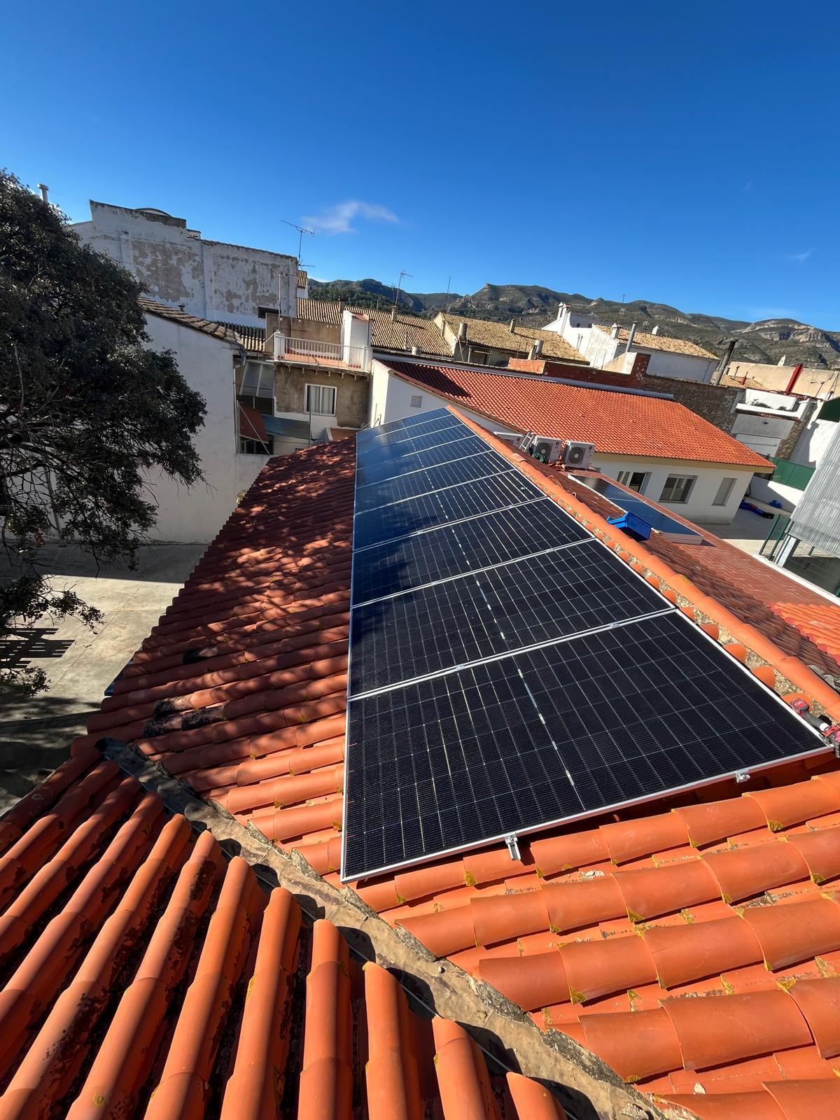 Las placas solares se han financiado con una subvención de la Diputación de Valencia