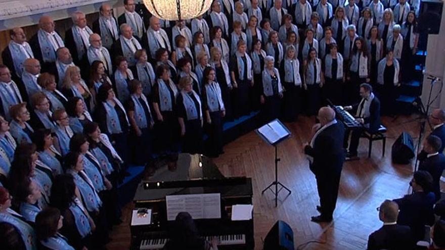 La coral Casablanca inaugura la nueva sede del Celta entonando el himno a capela