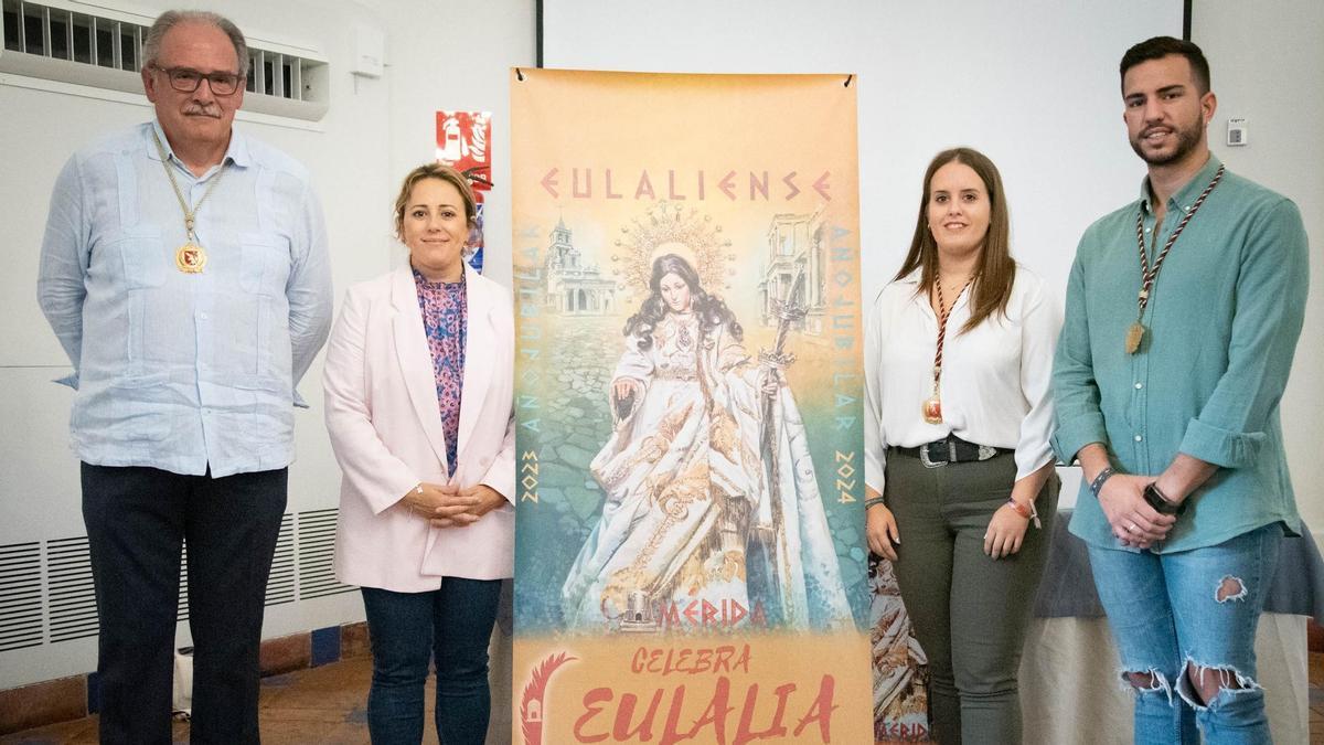 Asistentes a la presentación de la campaña ‘Celebra Eulalia’, ayer, en Mérida.