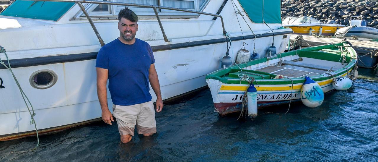 Los marineros de Castillo del Romeral tienen que esperar a marea baja varias horas para salir a faenar