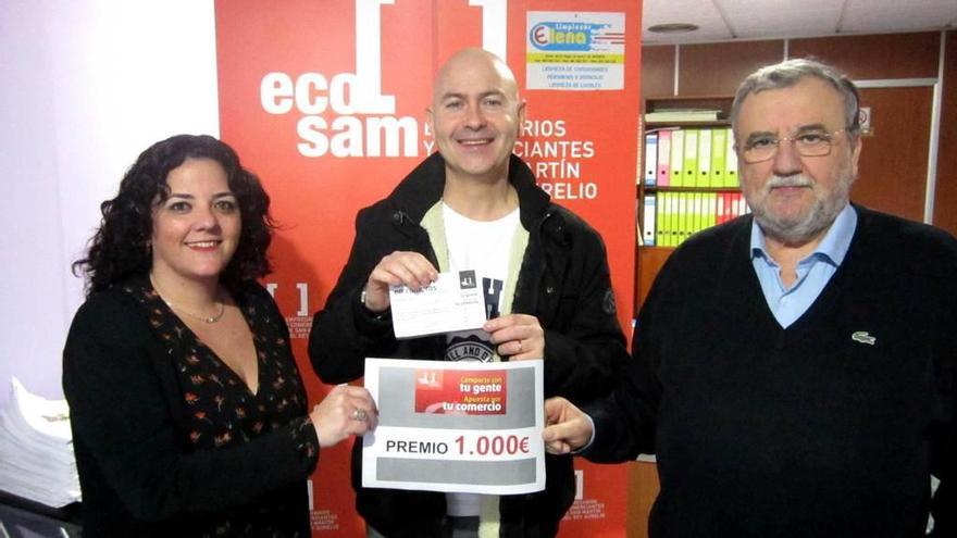 Ecosam entrega 1.000 euros de su campaña de Navidad