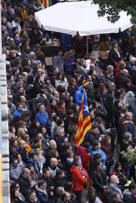 Concentració a Girona per l'alliberament dels exconsellers empresonats