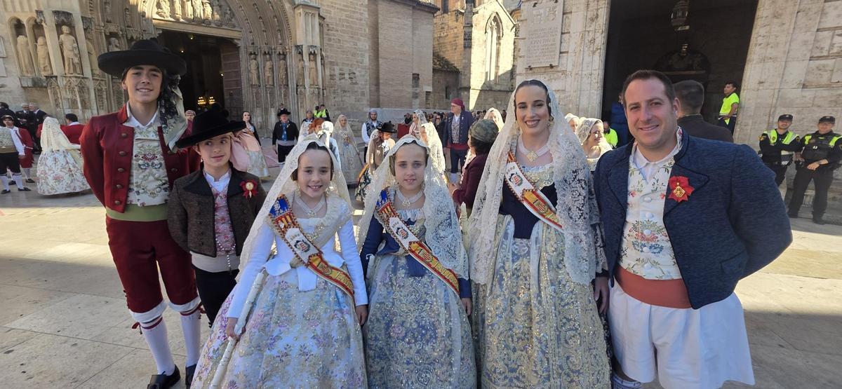 Comisiones de falla en la Procesión de la Virgen (3/7)