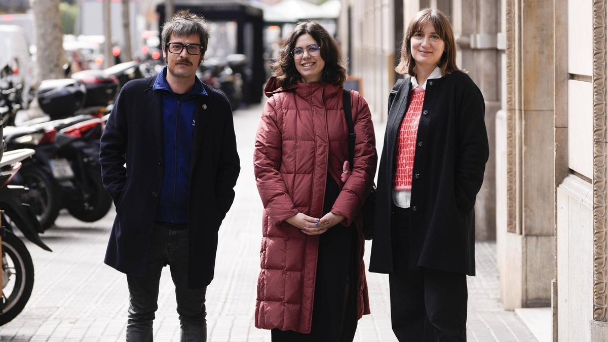 Ferran Grau, Uxia Larrosa y Giulia Sagramola posan horas antes de la ceremonia de entrega de los Premios Finestres