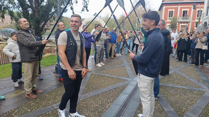 Homenaje al piragüista Abel García Cimentada en Cangas de Onís