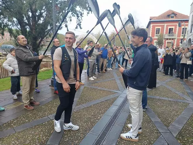 Homenaje al piragüista Abel García Cimentada en Cangas de Onís