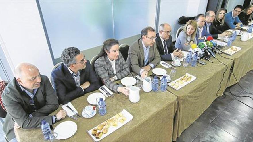 La alcaldesa de Cáceres espera mantener la relación con C’s y refuerza su discurso crítico con la Junta