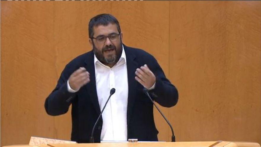 Vicenç Vidal, en el Senado sobre el rey emérito: "El idiota del monarca nos ha robado a mansalva durante 50 años"