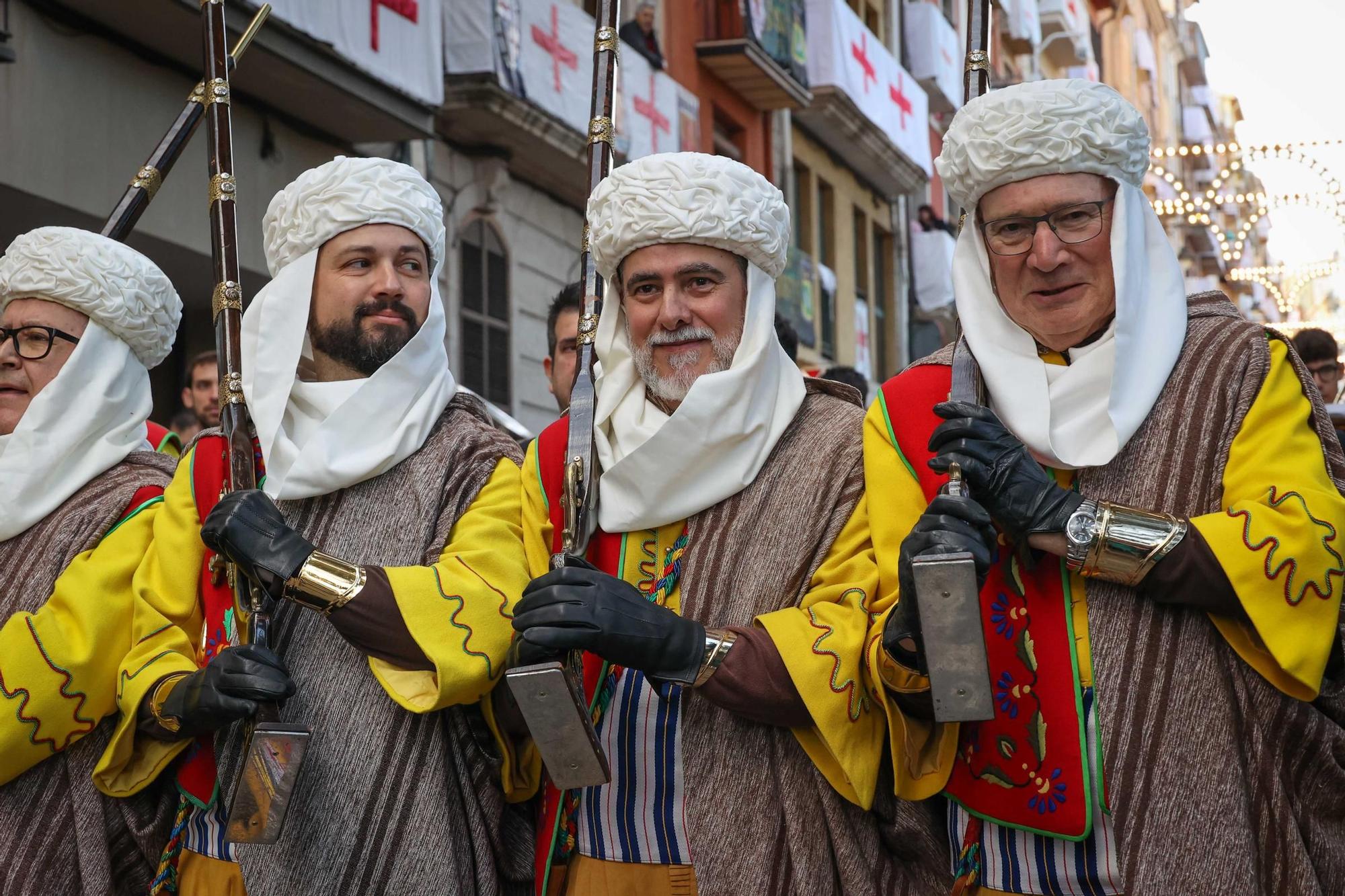 La trilogIa festera de Alcoy despierta con la Diana