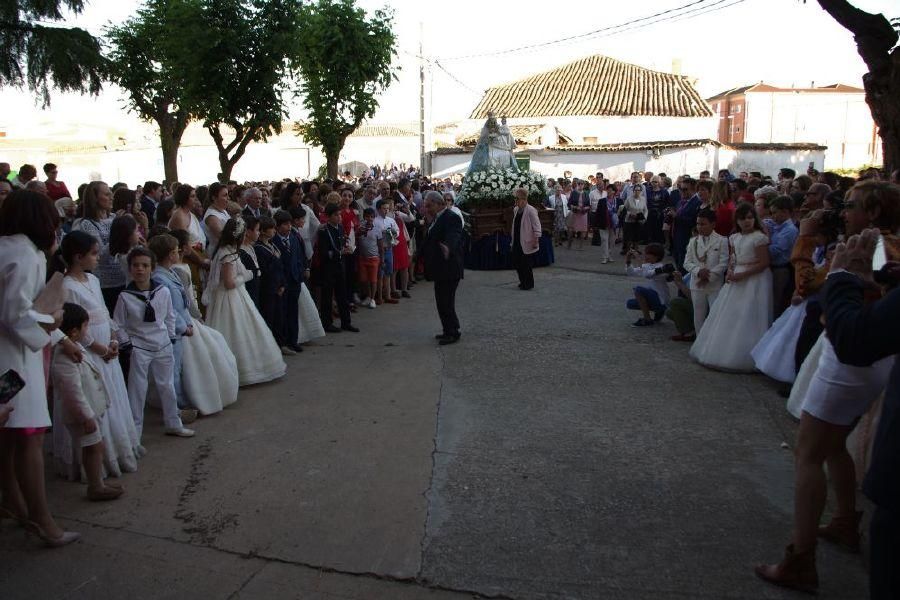 Fuentesaúco arropa a la Virgen de la Antigua