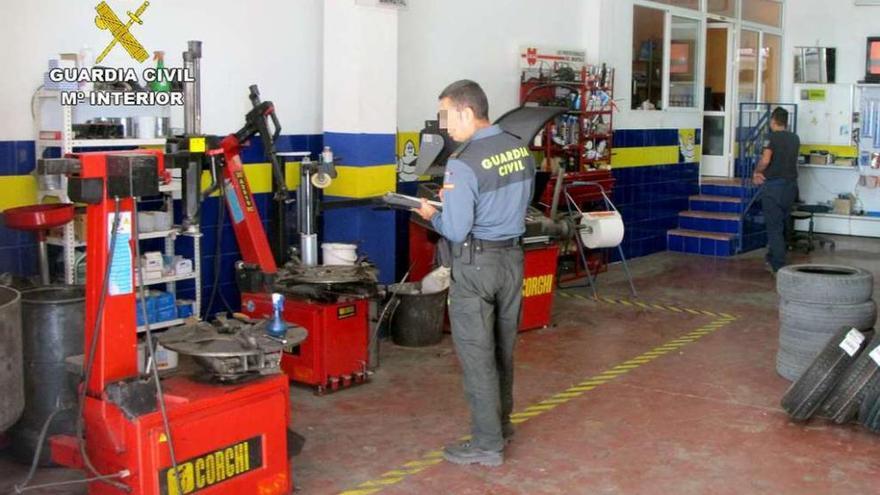 La Guardia Civil clausura nueve talleres mecánicos tras realizar 73 inspecciones