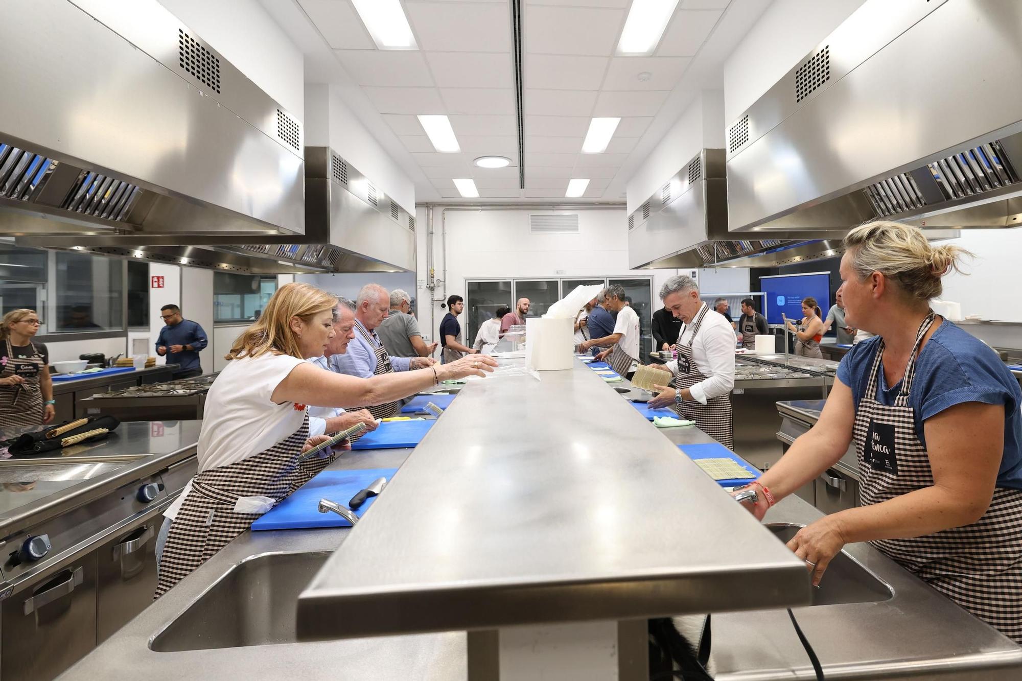 Clase magistral de sushi en la Escuela de Hostelería