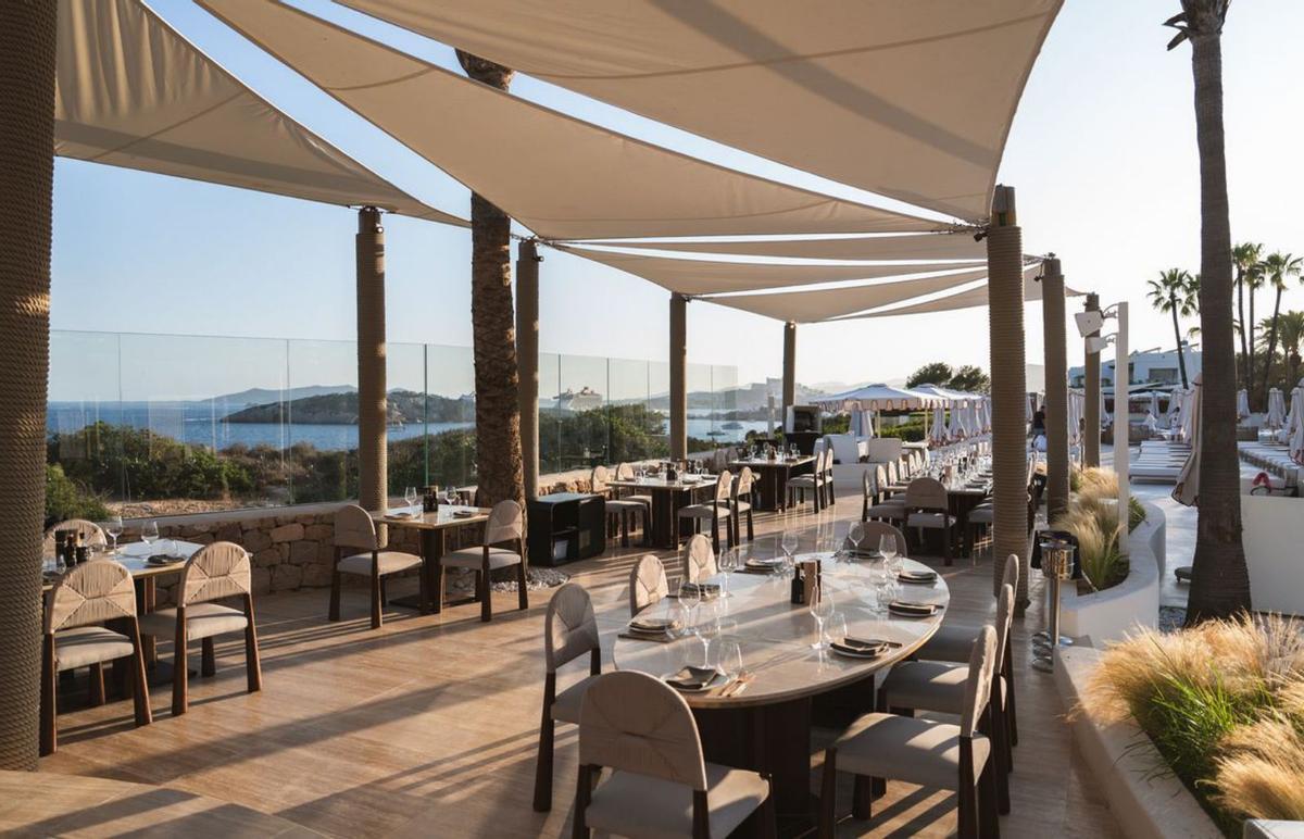 El restaurante Elia es un lugar privilegiado para contemplar las puestas de sol más bellas de la isla.  | FOTOS: DESTINO FIVE