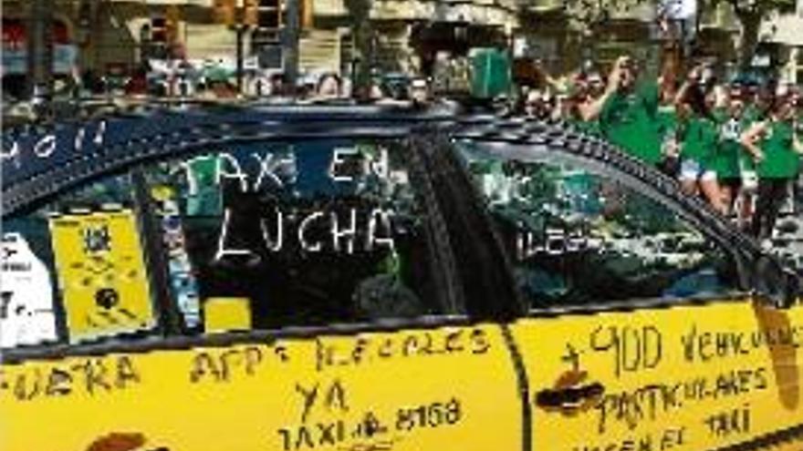 Els taxistesprotesten de nou contra Uber