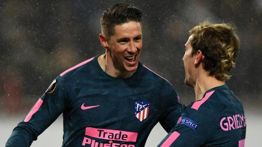 Griezmann y Fernando torres celebran uno de los goles.