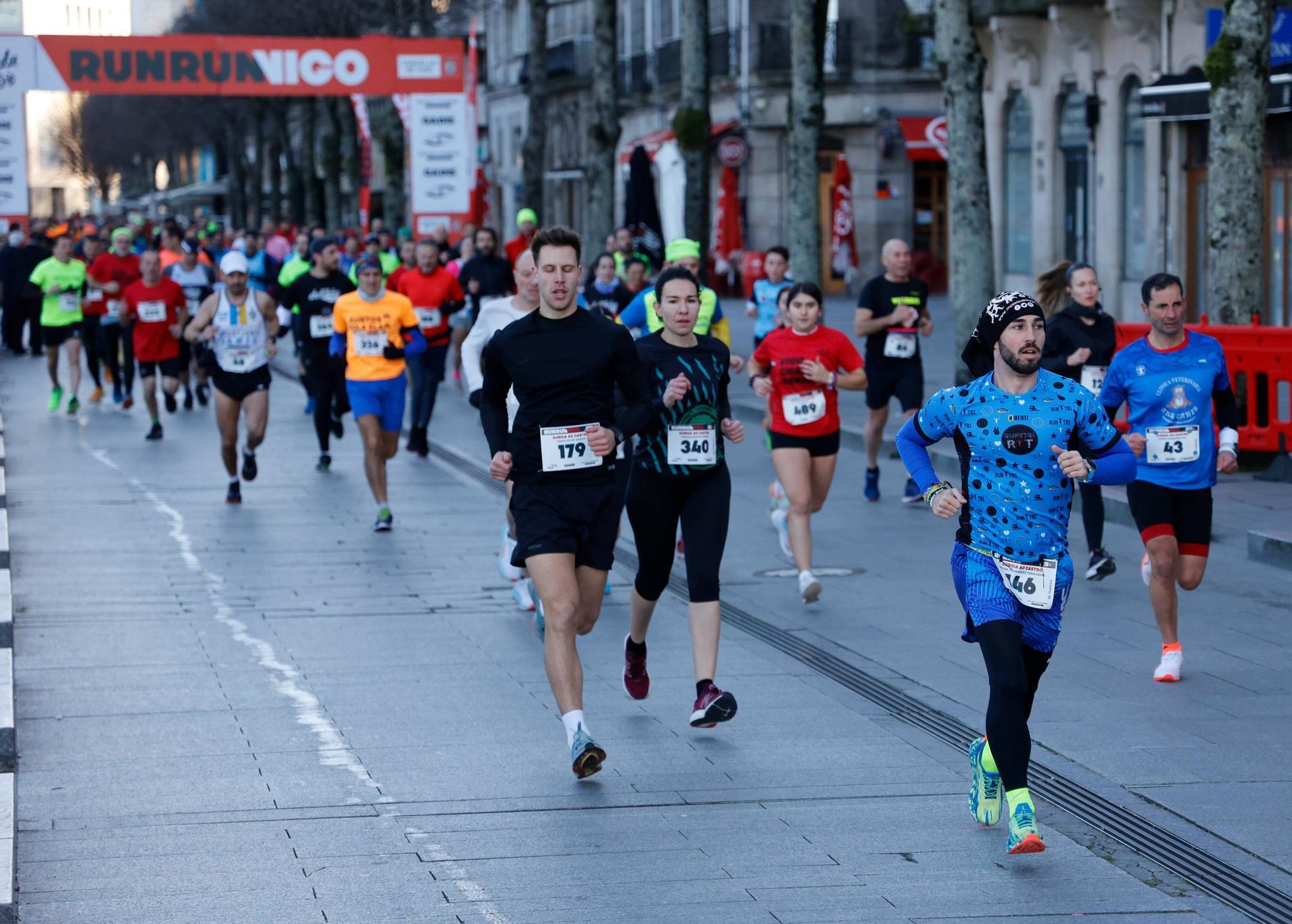 Pisadas de altura en Vigo: cientos de corredores suben O Castro