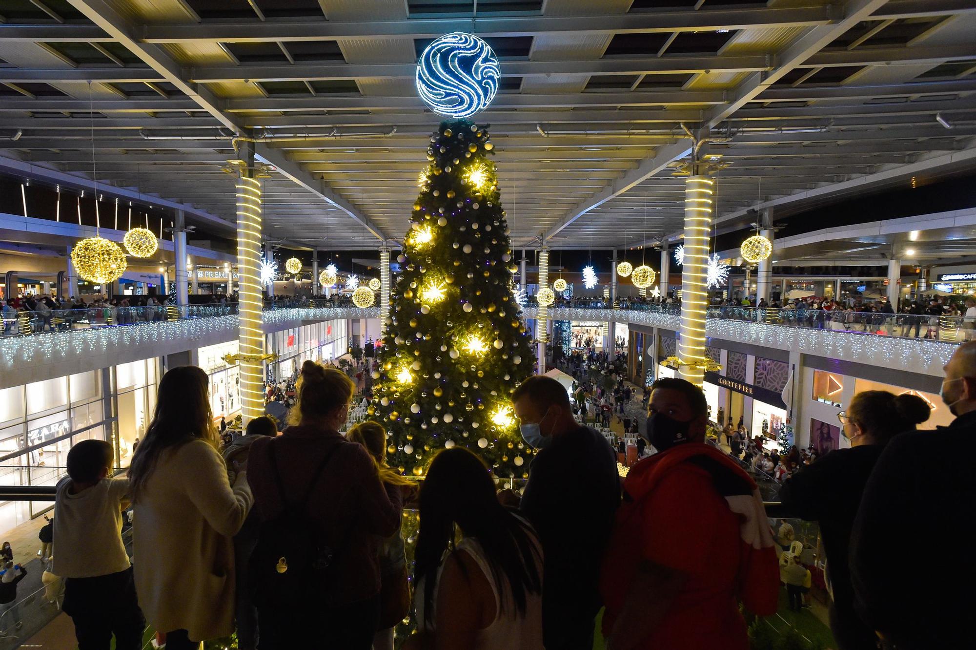 Decoración navideña en el Centro Comercial Los Alisios