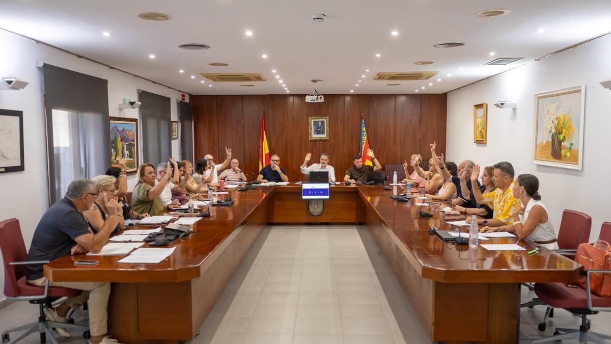 Un momento del pleno en L'Alfàs del Pi.