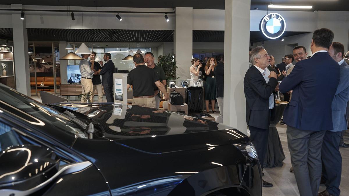 BMW Marcos Automoción presenta en Valencia su renovado concesionario con una experiencia única para los sentidos.