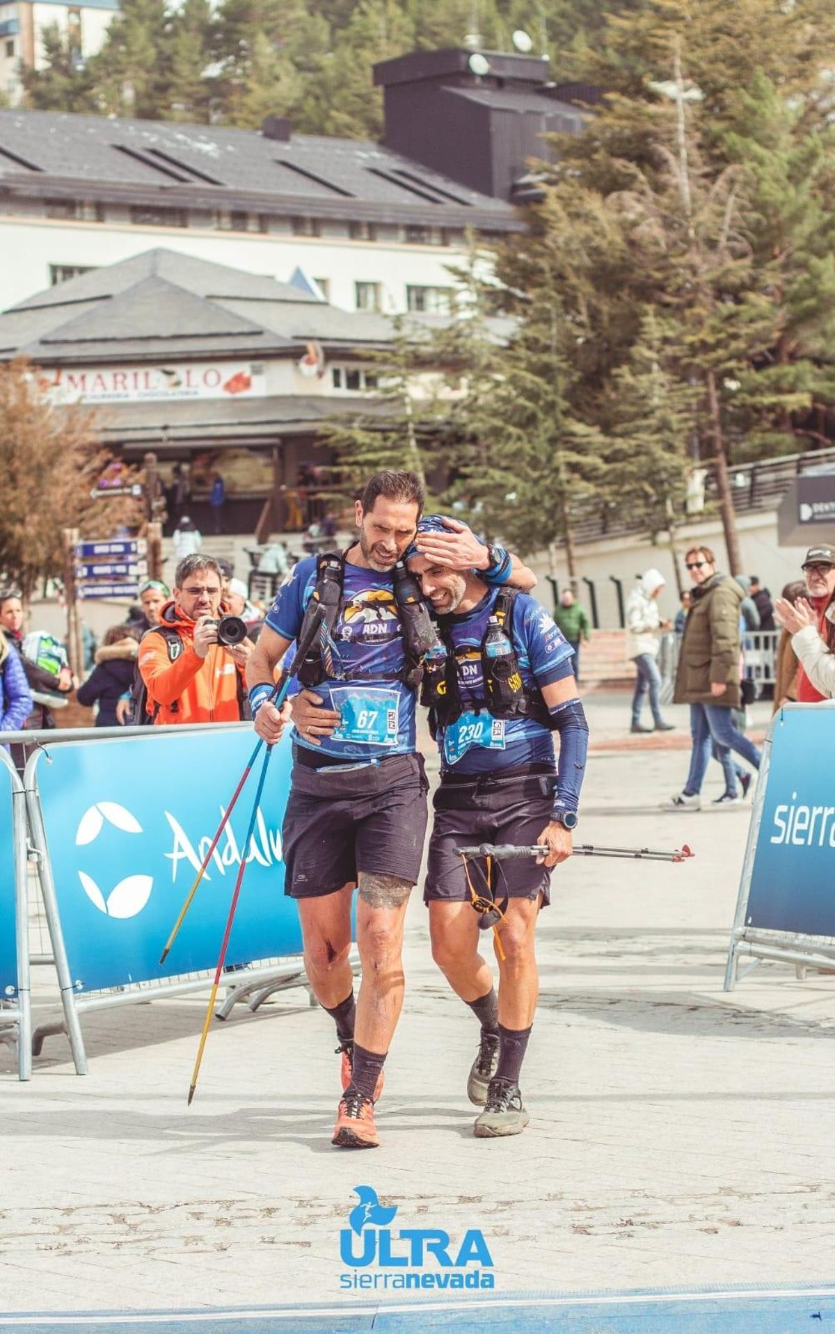 Sotelo y Costas, en la meta del ultratrail de Sierra Nevada.