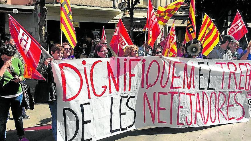 Treballadores de neteja reclamen millores laborals a Figueres