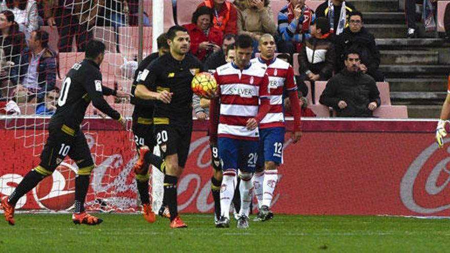 Vitolo celebra el primer gol de su equipo