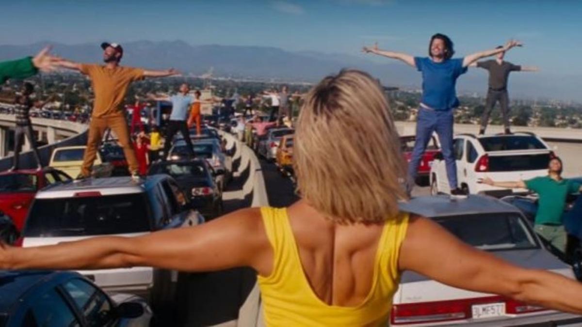 Un fotograma de la escena inicial de 'La La Land'.